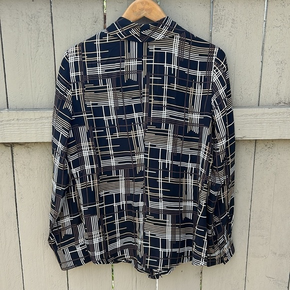 Trina Turk Silk Blouse Geometric Career Wear Business Casual Quiet Luxury Sz 6 - Picture 4 of 5